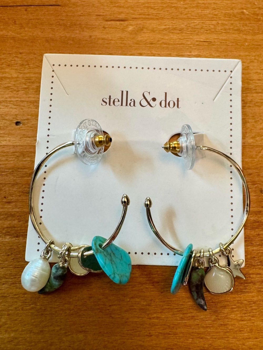 EUC Stella & Dot Beachcomber Charm Hoop Earrings